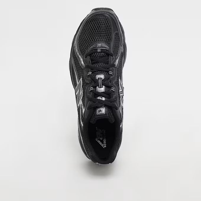 New Balance 740 schwarz