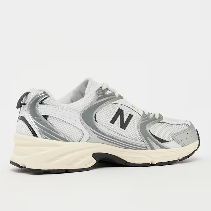 New Balance 530 Weiß / Silber