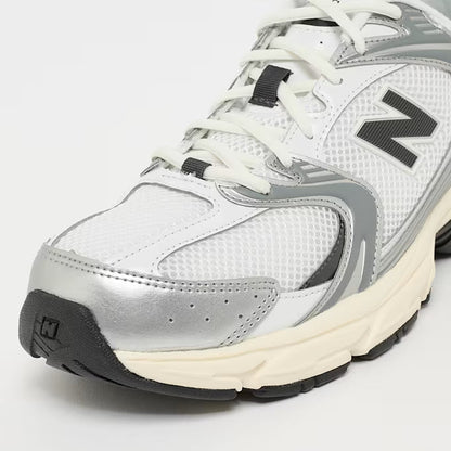 New Balance 530 Weiß / Silber