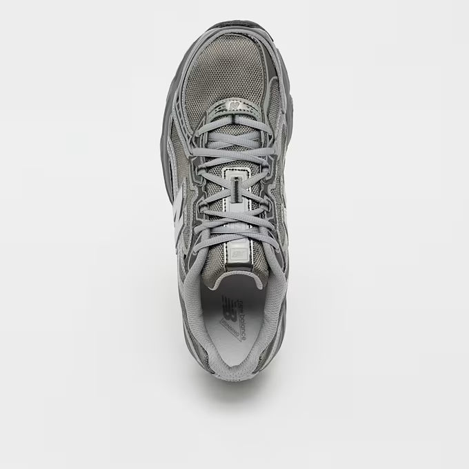 New Balance 740 Grau