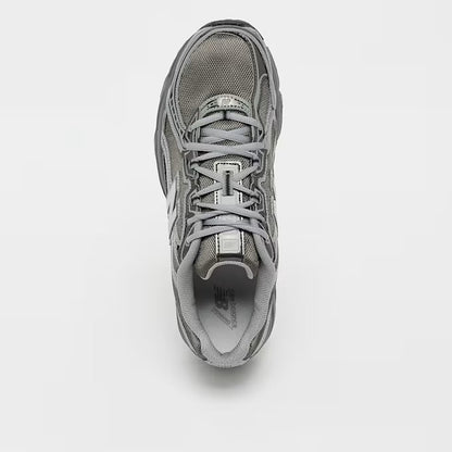New Balance 740 Grau