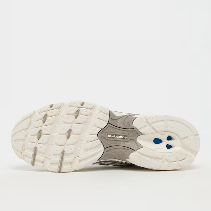 New Balance 740 Silber/Beige/Weiß