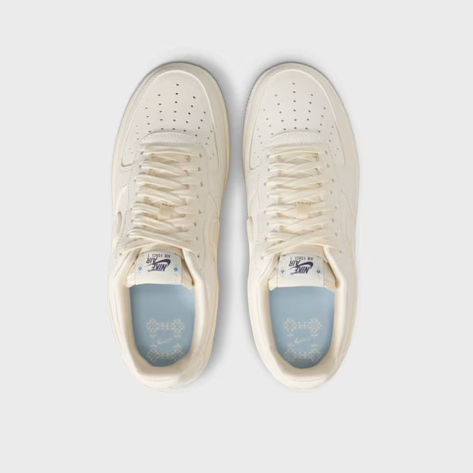 Nike Air Force 1 ’07 LX Damen Beige
