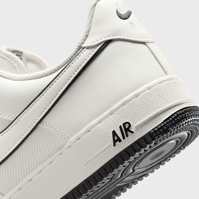 Nike Air Force 1 ’07 LV8 Herren Beige