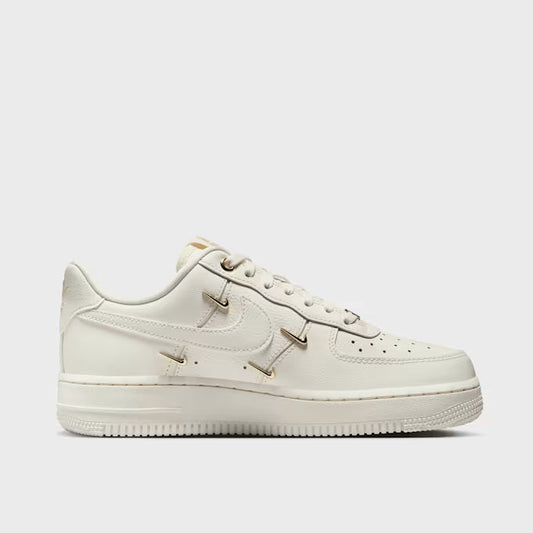 Nike Air Force 1 ’07 LX Damen Beige
